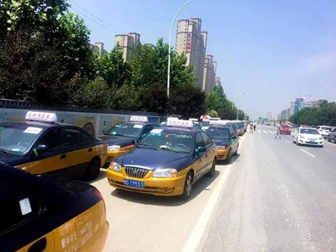 প্রেম আমরা action.jpg হয় পরীক্ষা পরীক্ষা করে তোলে Love helps test we are in action.jpg