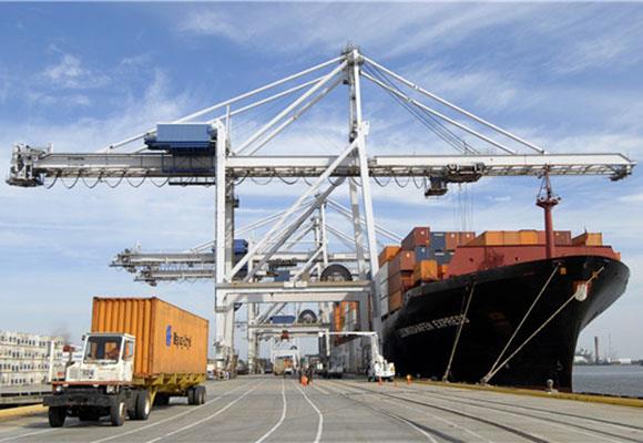 শোর কনটেইনার কপ থেকে জাহাজ